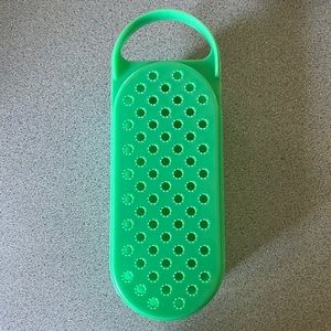 Tupperware Vintage 2 piece Shredder